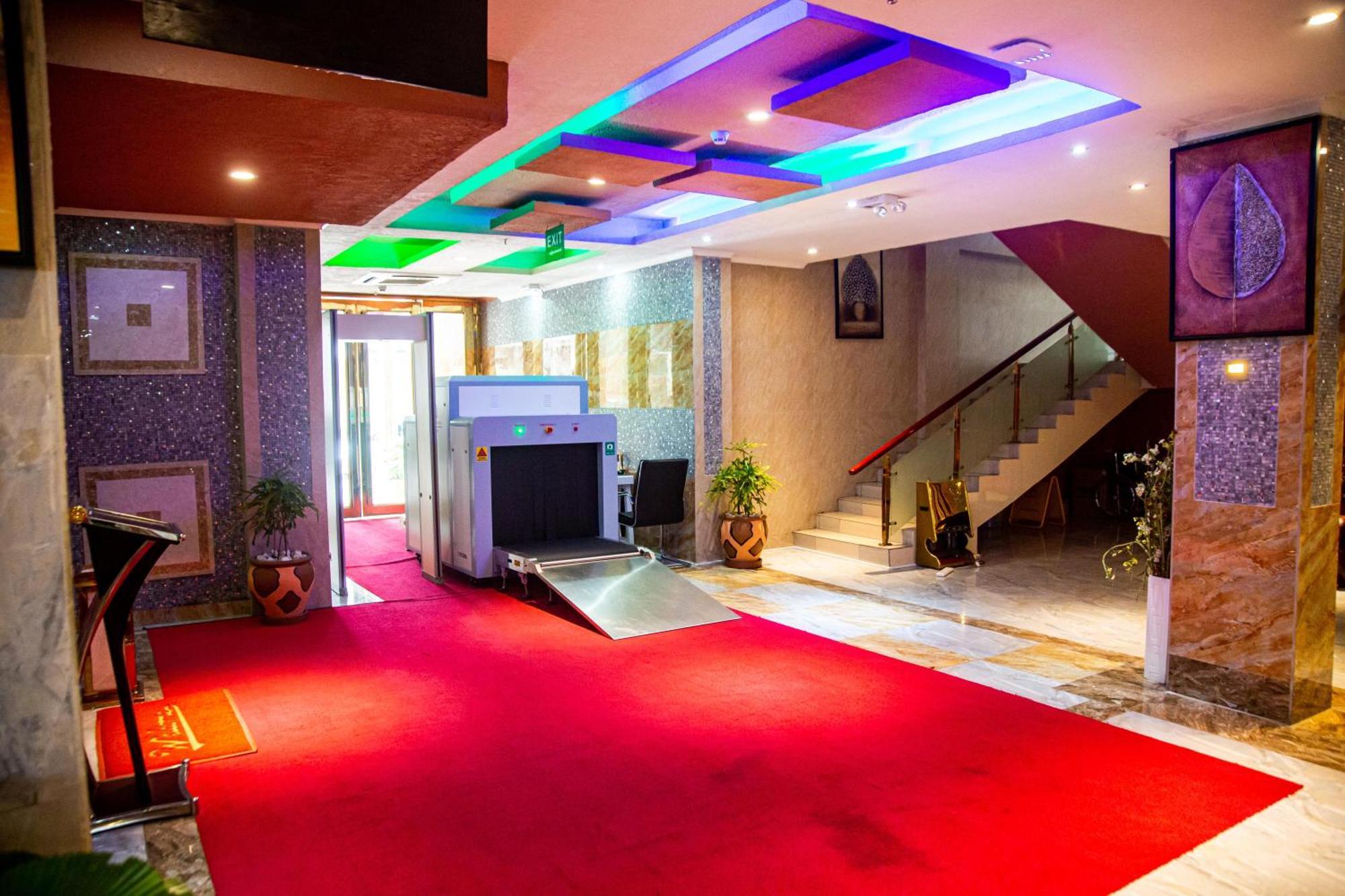 Tiffany Diamond Hotels Ltd - Makunganya Дар-ес-Салам Екстер'єр фото